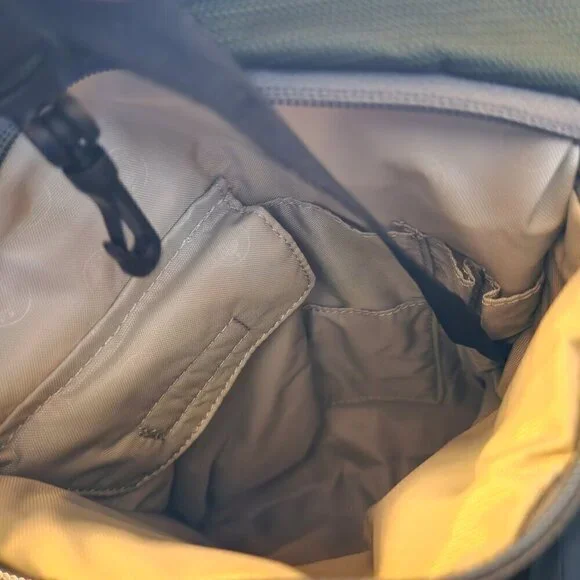 Pacsafe anti-theft Green Crossbody - Unisex - Picture 4 of 5